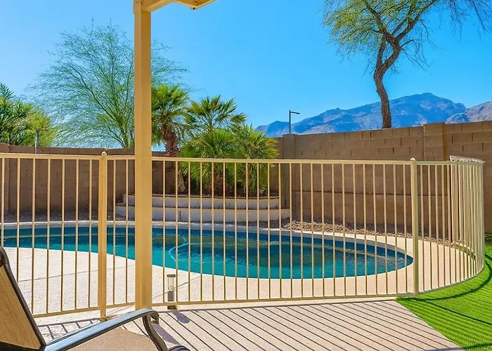 Your Escape Private Pool Near Sabino Canyon *